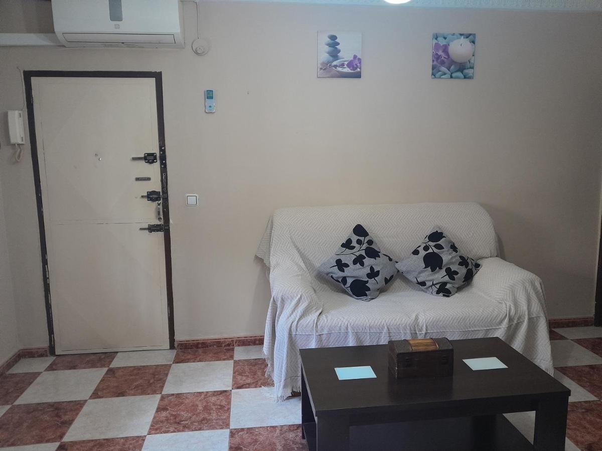 Disfruta De Un Barrio Tranquilo Apartment Alcala de Guadaira Bagian luar foto