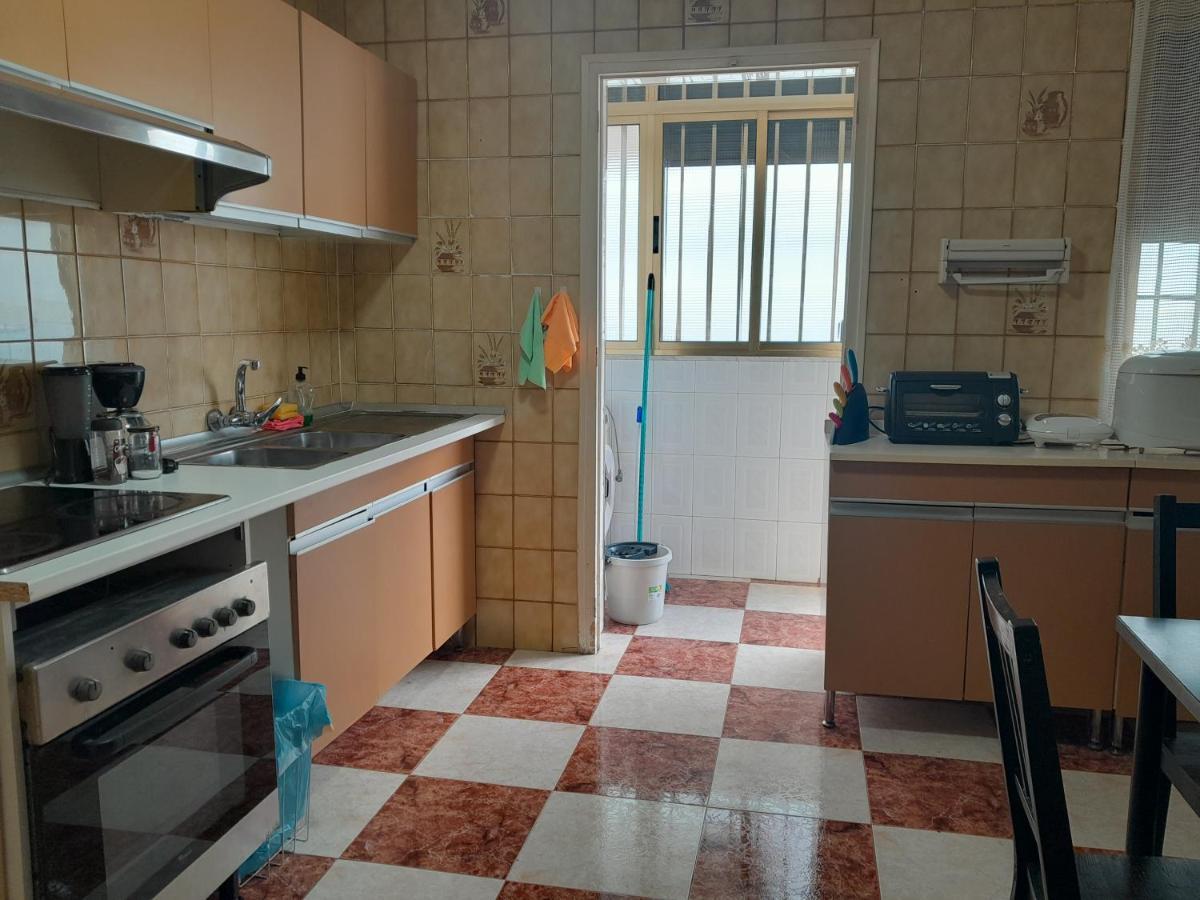 Disfruta De Un Barrio Tranquilo Apartment Alcala de Guadaira Bagian luar foto