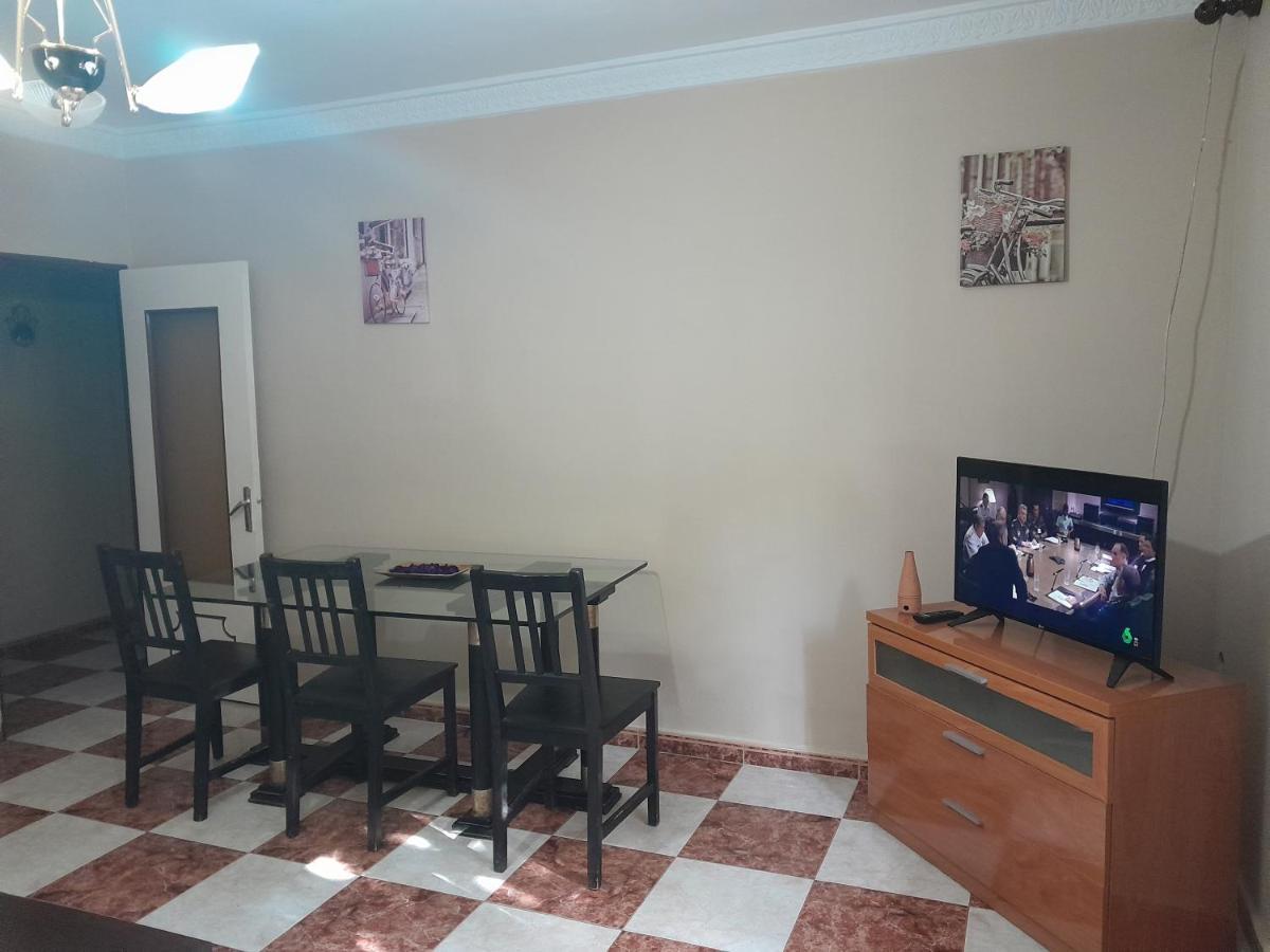 Disfruta De Un Barrio Tranquilo Apartment Alcala de Guadaira Bagian luar foto
