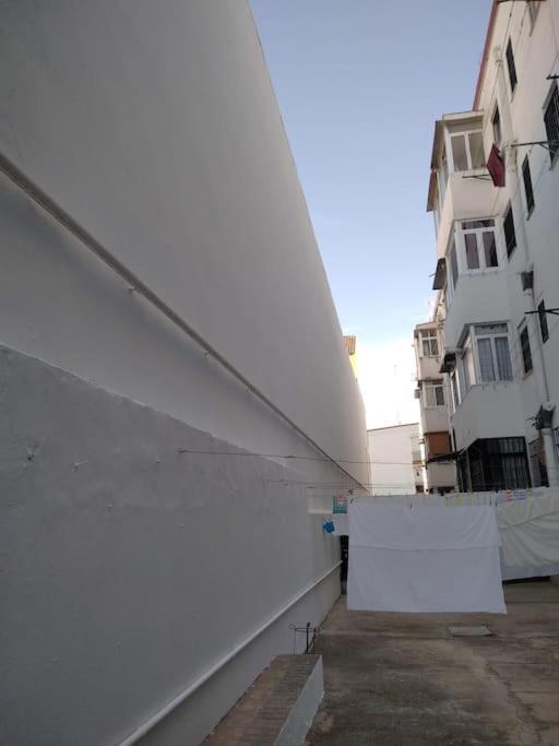 Disfruta De Un Barrio Tranquilo Apartment Alcala de Guadaira Bagian luar foto