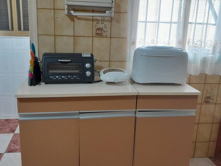 Disfruta De Un Barrio Tranquilo Apartment Alcala de Guadaira Bagian luar foto