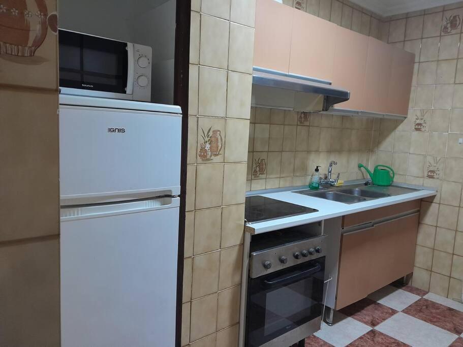 Disfruta De Un Barrio Tranquilo Apartment Alcala de Guadaira Bagian luar foto