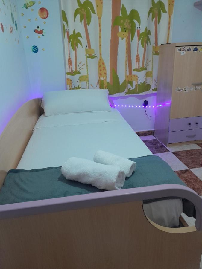 Disfruta De Un Barrio Tranquilo Apartment Alcala de Guadaira Bagian luar foto