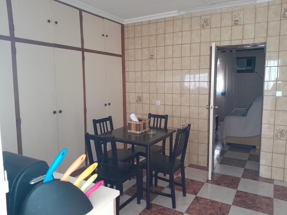 Disfruta De Un Barrio Tranquilo Apartment Alcala de Guadaira Bagian luar foto