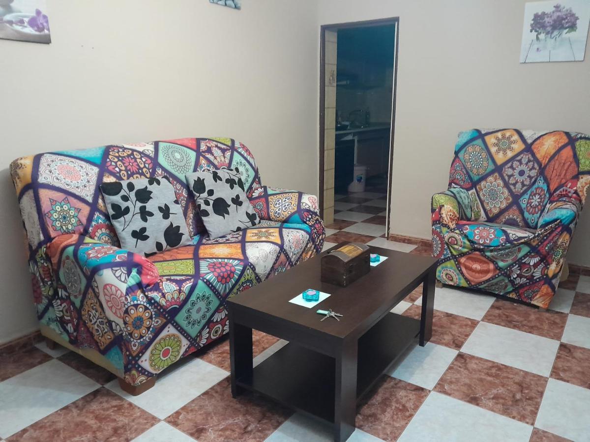 Disfruta De Un Barrio Tranquilo Apartment Alcala de Guadaira Bagian luar foto