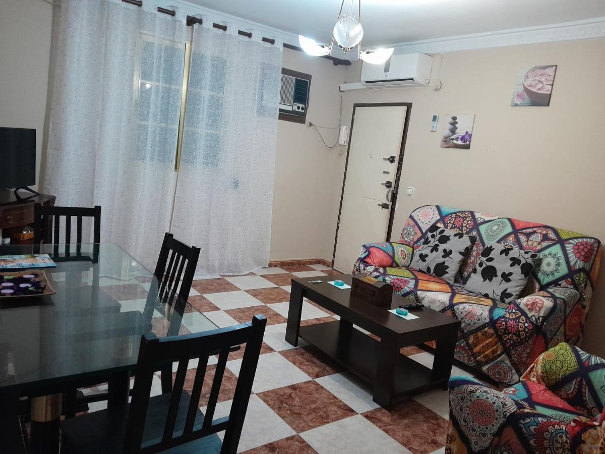 Disfruta De Un Barrio Tranquilo Apartment Alcala de Guadaira Bagian luar foto